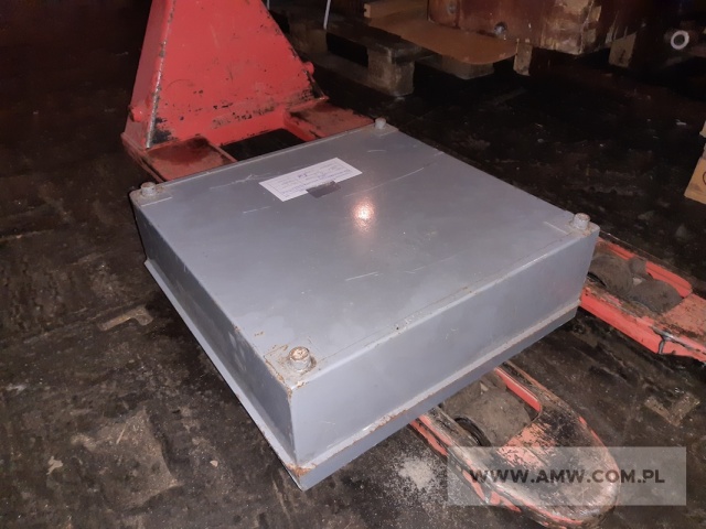 Sprzęt medyczny - pakiet zawierający 8 poz. asort. (wg oddzielnego wykazu), w tym m.in.: suszarki medyczne, cieplarka, stół antywibracyjny itp. 